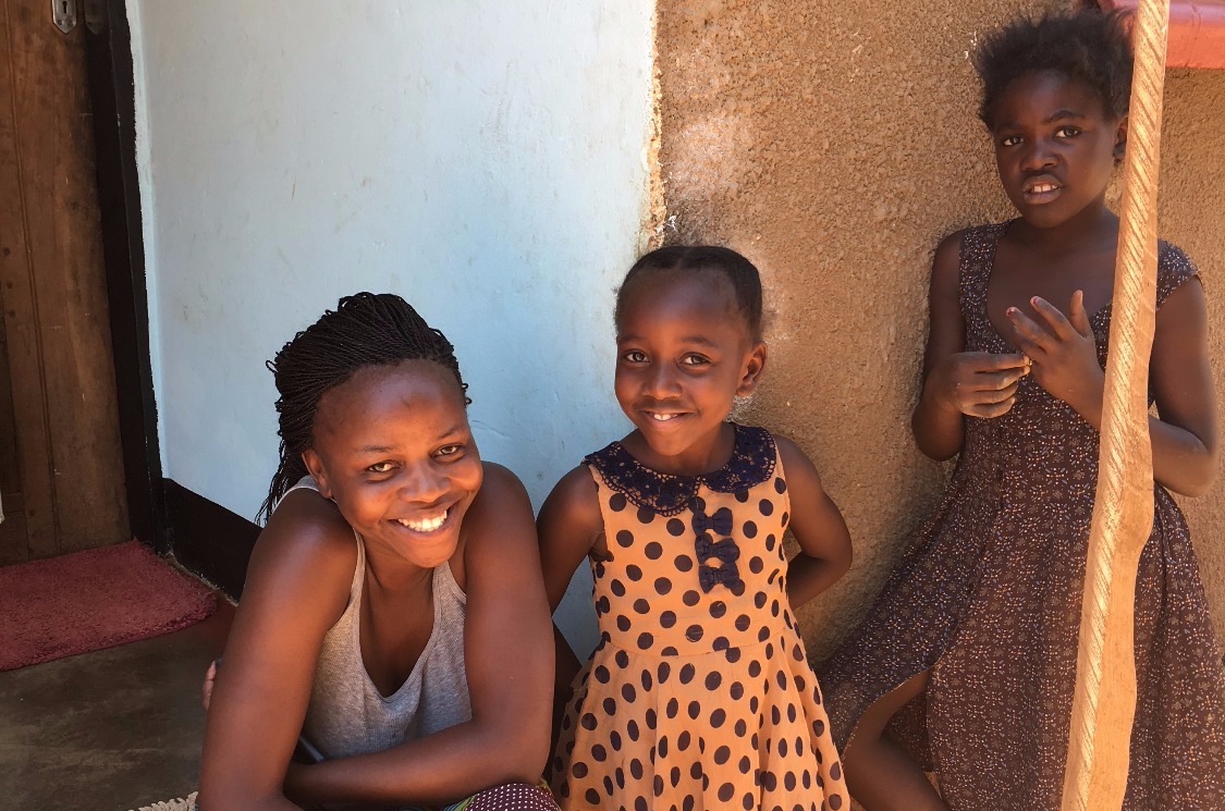 b0762e_c54bd2cddeb74d16864e09f06bea1216-mv2